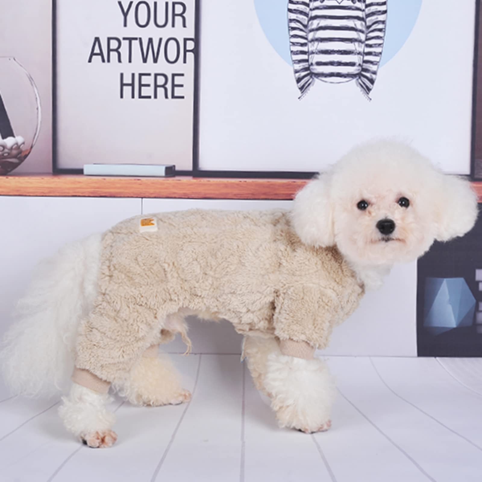 Pijama Loyanyy para perro, cierre de botones reforzados para ponérselo.