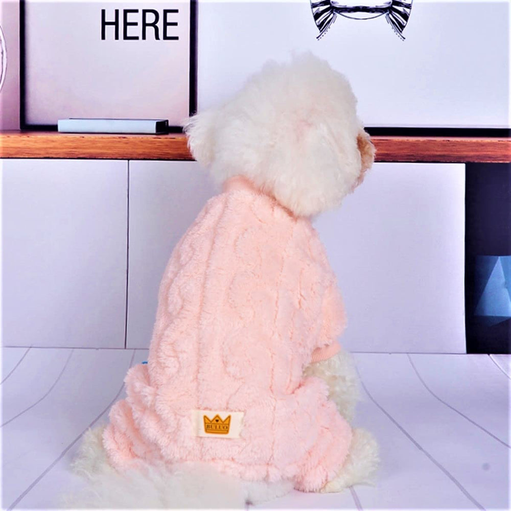 Loyanyy pijama de forro cálido, ideal para paseos nocturnos.