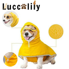 Luccalily chubasquero impermeable con franja reflectante para caminatas nocturnas seguras.
