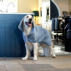 Bata Lucky Pooch de alta absorbencia para secado eficiente.