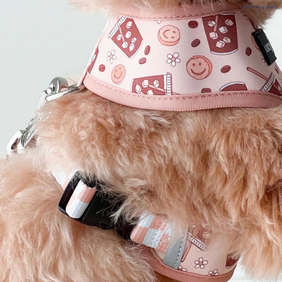 Lucy & Co. arnés reversible para perros, diseño de lujo: ideal para estilo y función al exterior.