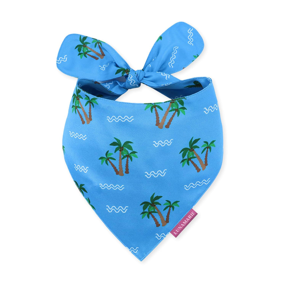 Bandana LunaMarie para perros en Playa Azul, lista para fiestas y sesiones de fotos