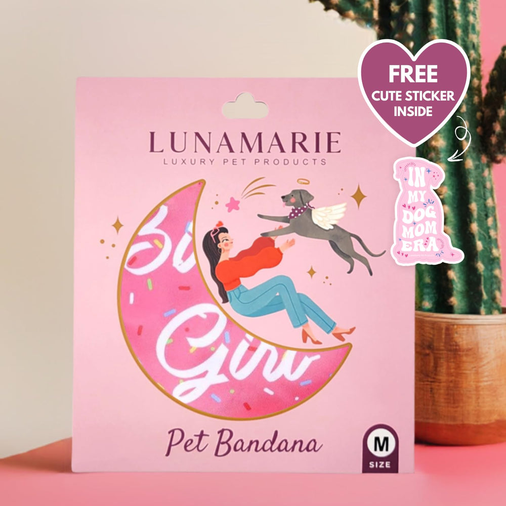 Bandana LunaMarie con diseño en V para un ajuste cómodo en perros grandes.