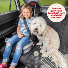 Lusso Gear: proteccion-total-asiento-trasero ofrece cobertura amplia para pelaje y suciedad.