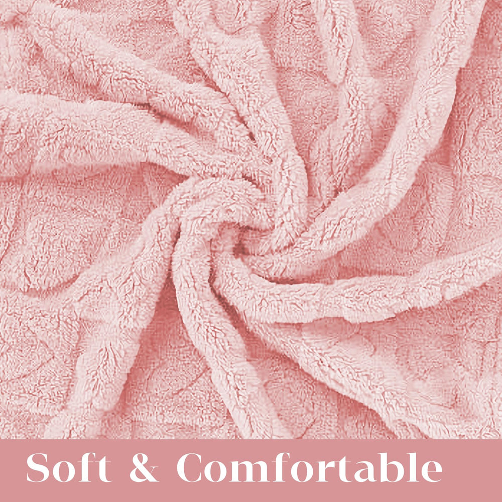 MACEVIA manta rosa claro sobre sofá, protege muebles y abraza a tu mascota.