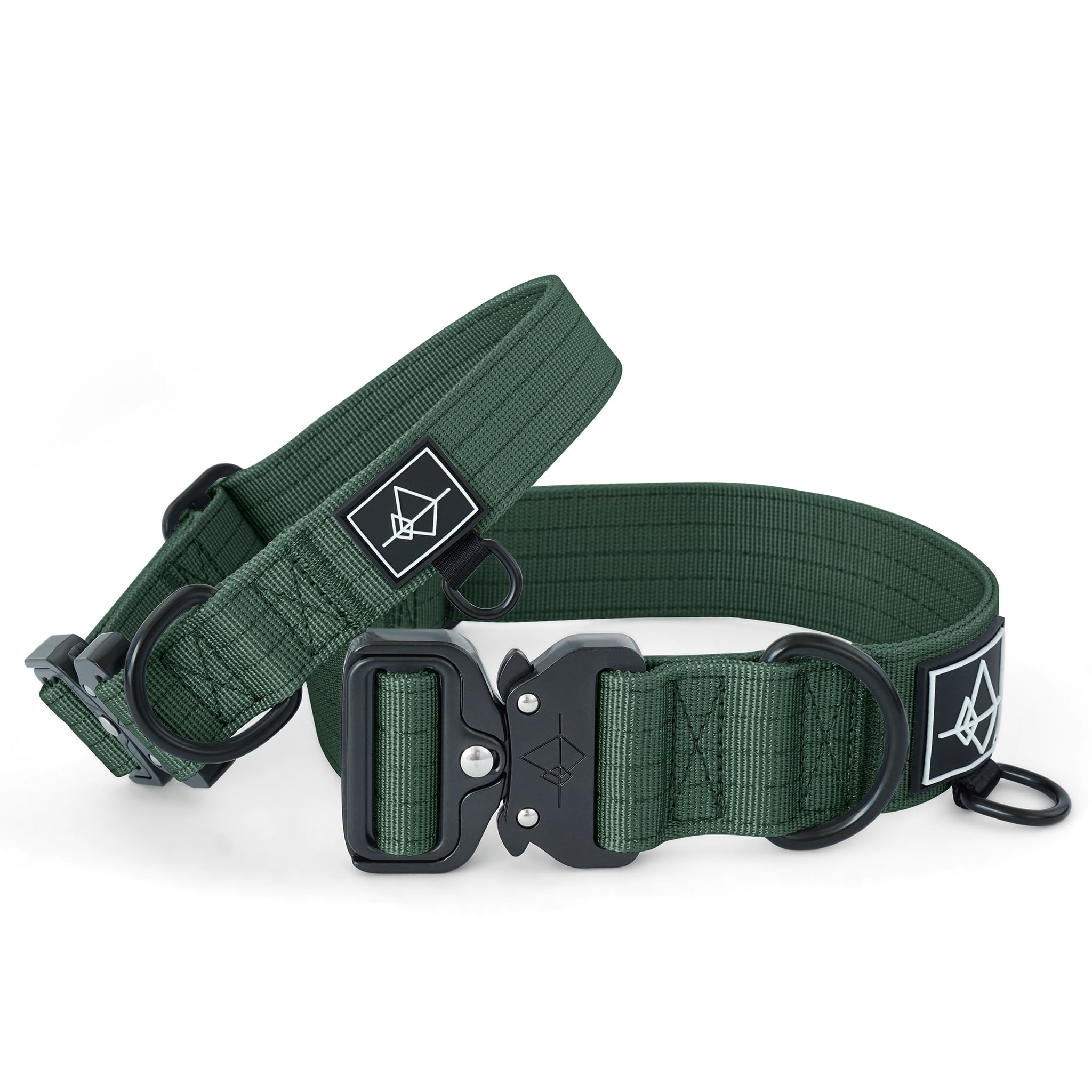 Collar MADE TO ROAM con cierre rápido metálico para colocación fácil.