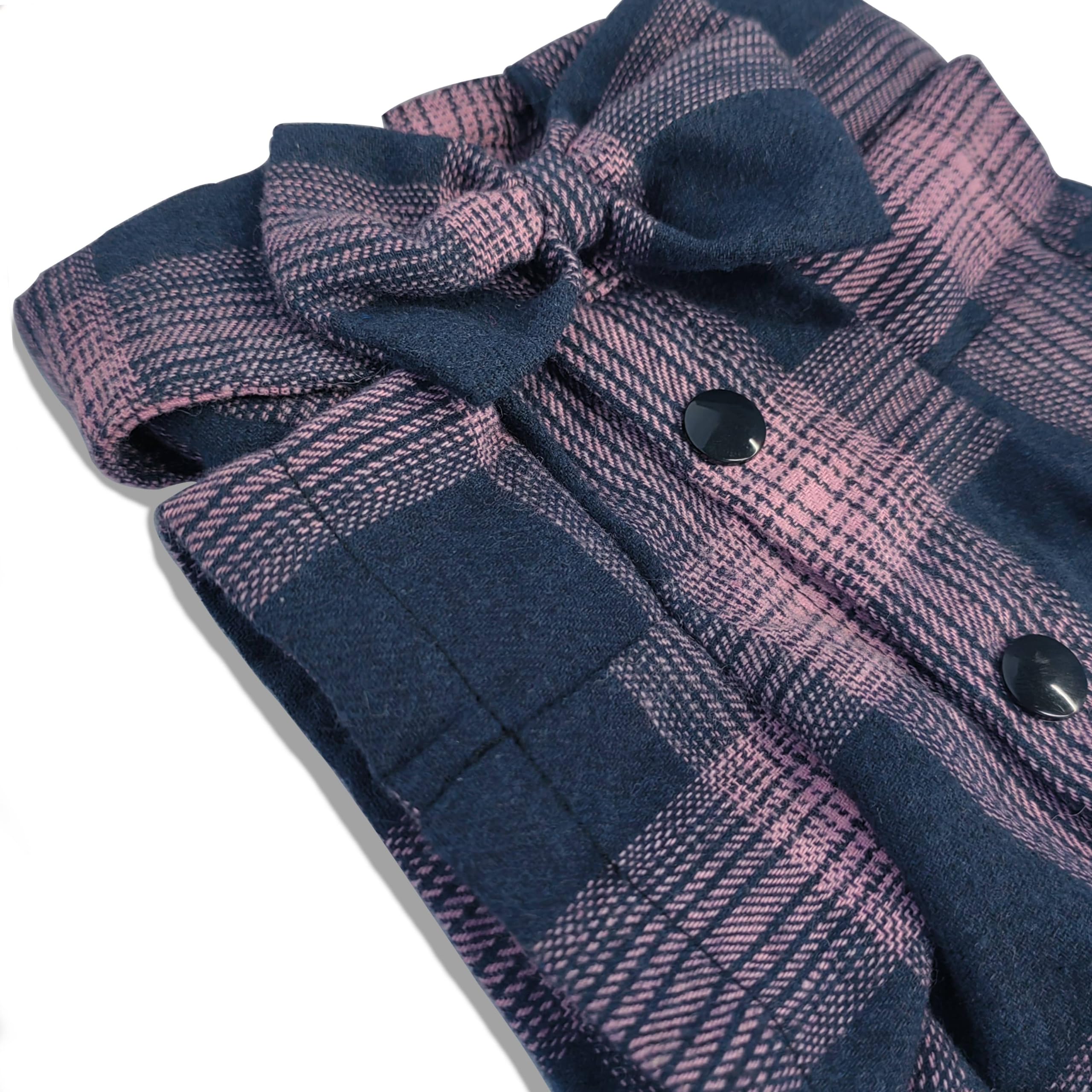 Pajarita detallada Mamore en camisa de cuadros, añade elegancia para fotos y eventos