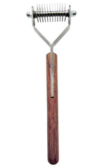 Mars Coat King dematting rake frente con mango de madera para perros y gatos.