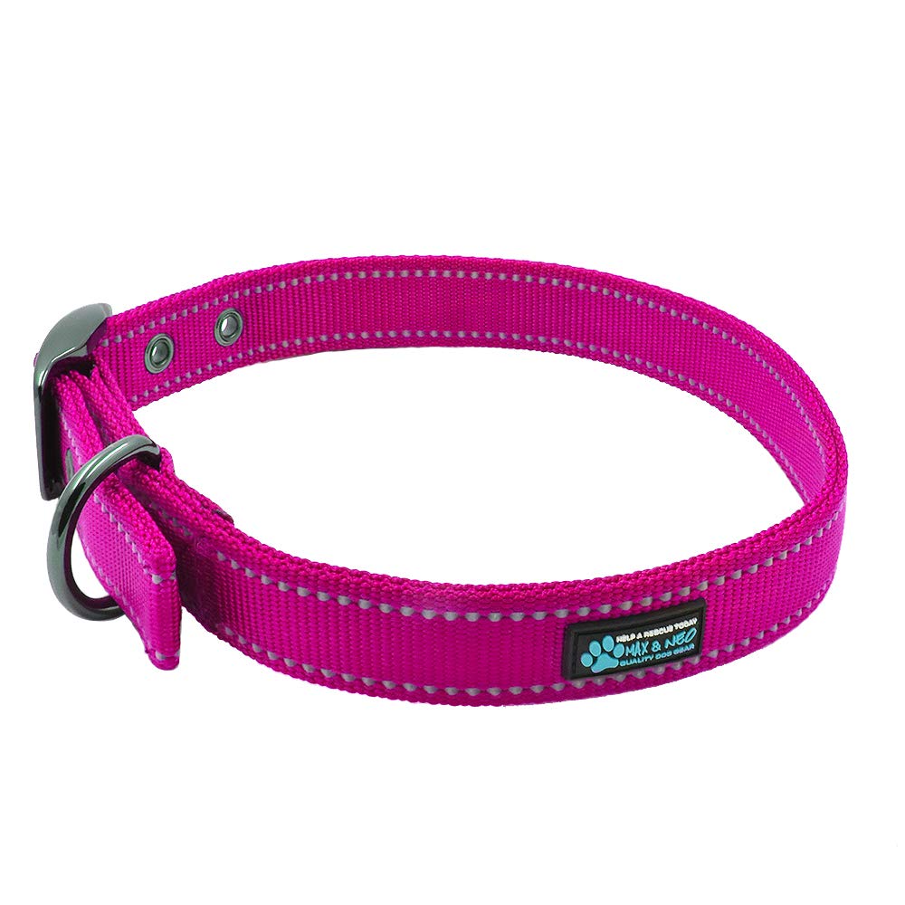 Max and Neo collar rosado talla grande con acabado reflectante.