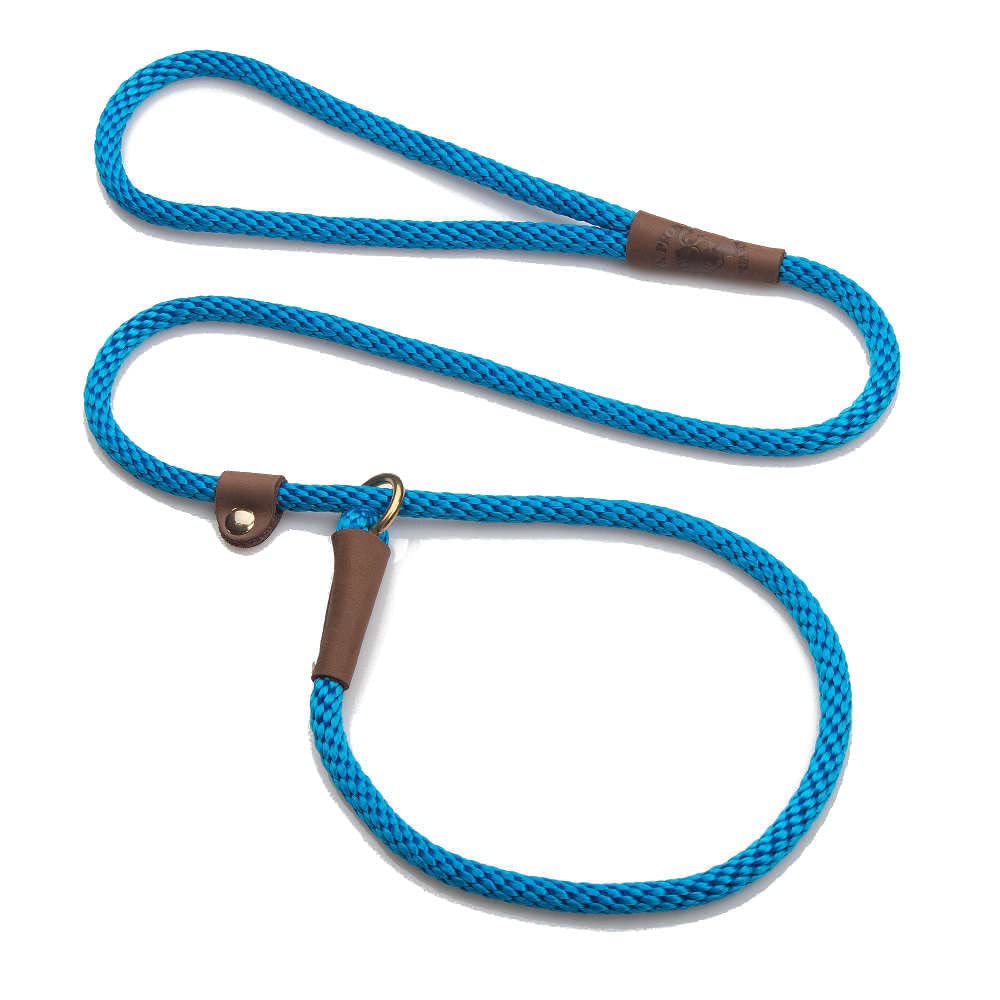 Mendota Slip Leash, cuerda trenzada visible, paseo cómodo y seguro para razas pequeñas.