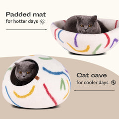 Cama superior en la cueva MEOWFIA, doble función para juego y descanso.