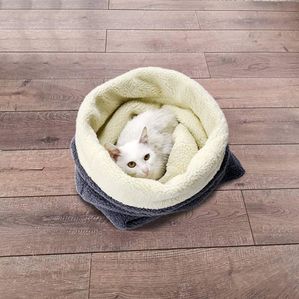 Meowgod uso multi-propósito: juego y descanso en un solo refugio.