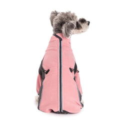 Miaododo capa con cuello alto para protección adicional contra el viento.