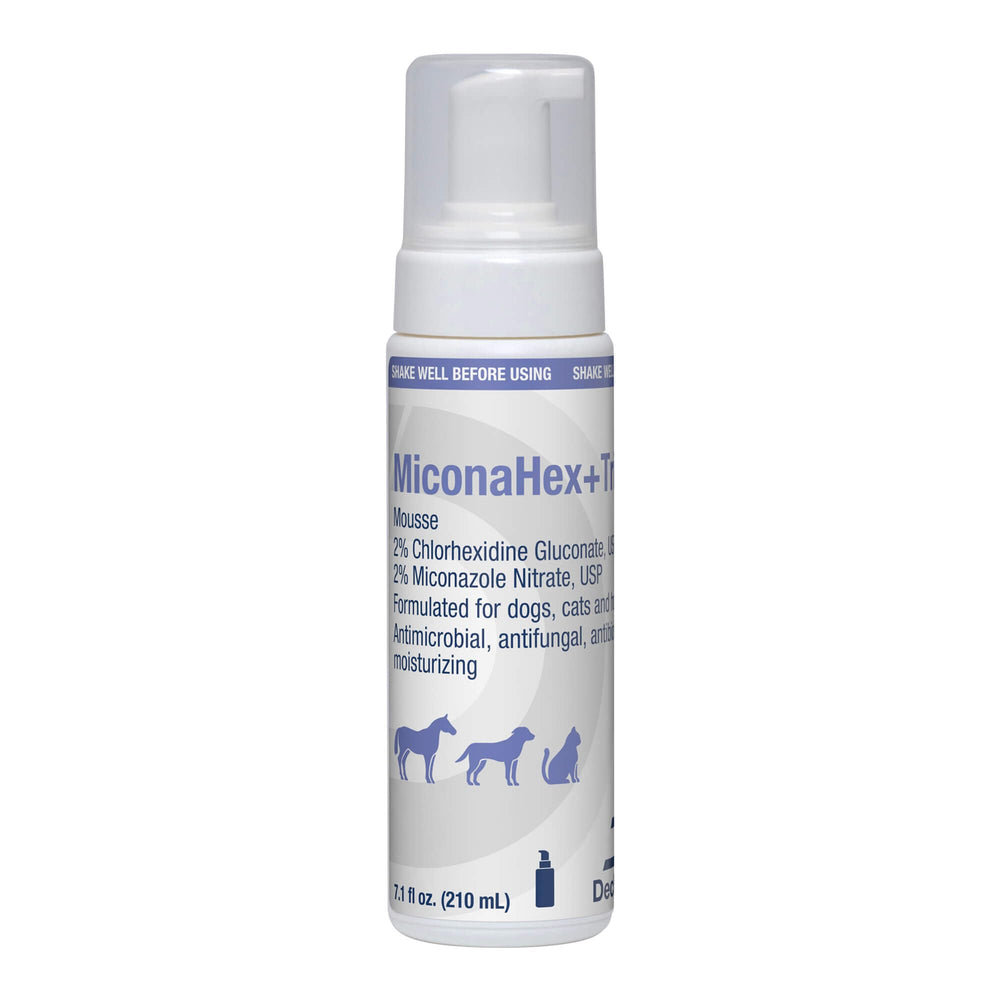 MiconaHex+Triz Mousse aplicada en pelaje para un cuidado suave de la piel.