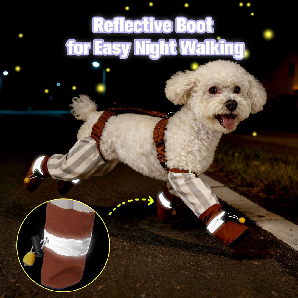 Mity rain con reflejantes en tobillo para mayor visibilidad nocturna.