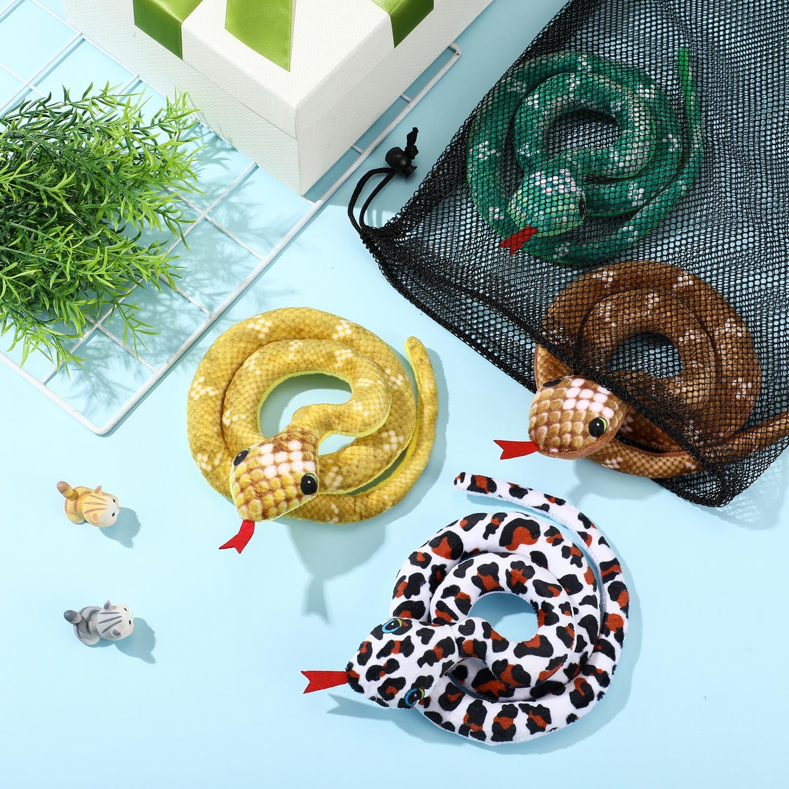 Motionchic serpiente con hierba gatera: diseño suave para confort durante el juego.