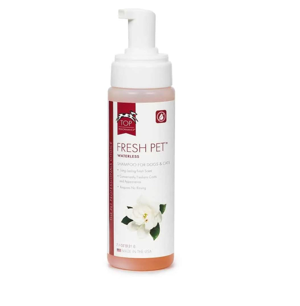 MPP Champú Perro Pro Fresh: botella en mesa de grooming con brillo y aroma fresco.
