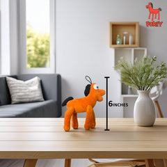 Multipet Gumby juguete con chirrido, ideal para interacción.