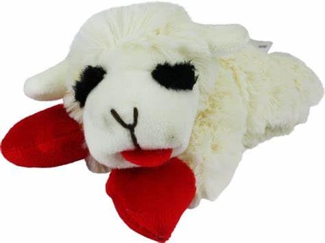 Multipet Lamb Chop en escena abrazable, ideal para momentos tranquilos.