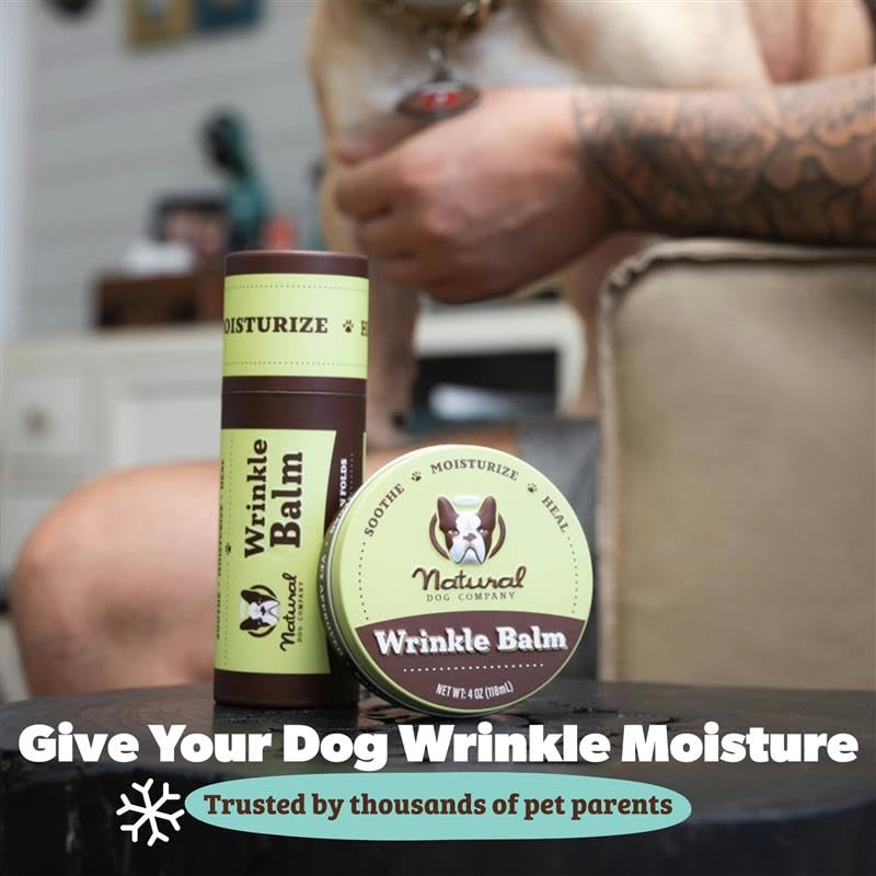 Aplicación del Wrinkle Balm en pliegues para alivio suave con Natural Dog Company.