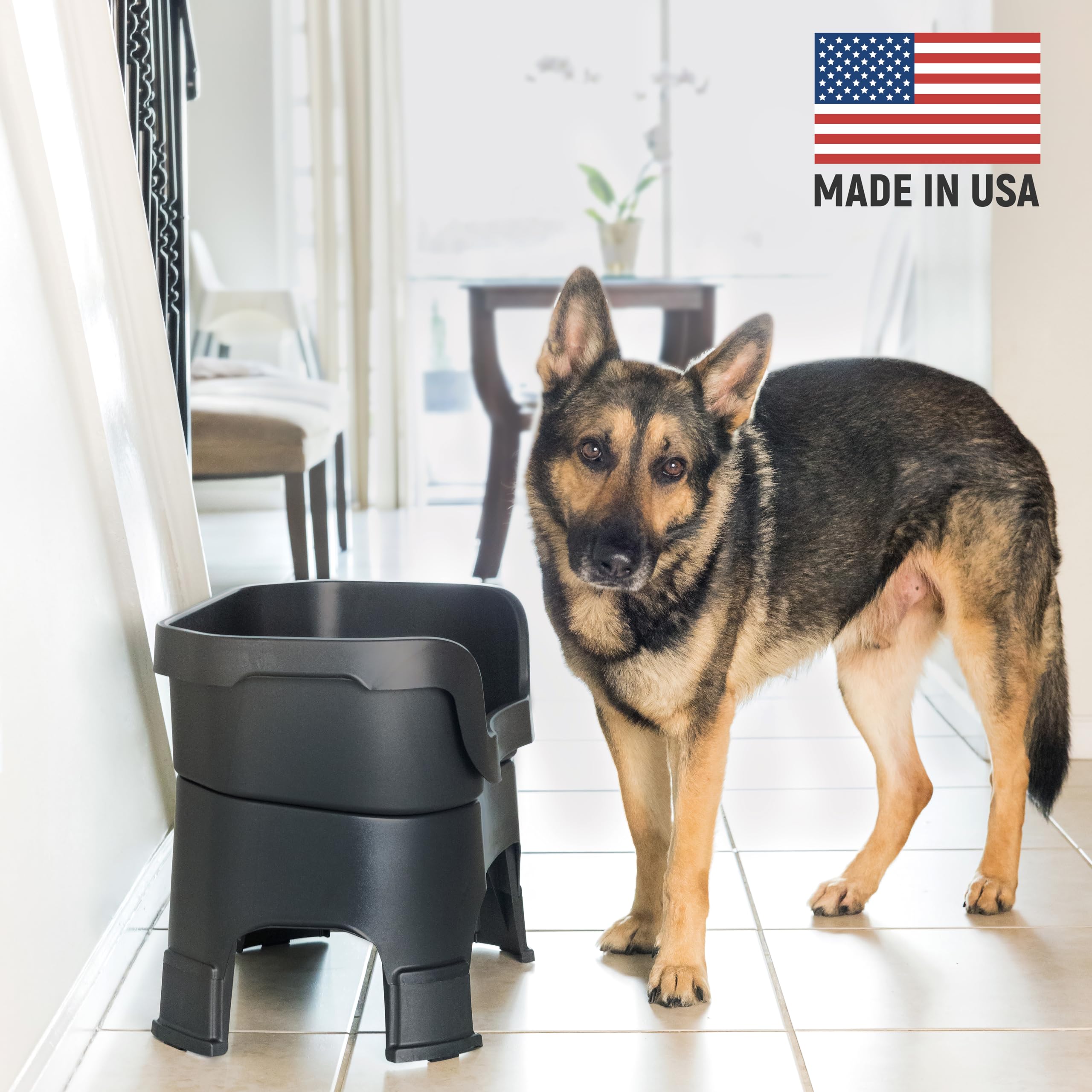 El Neater Feeder Deluxe incluye cuenco de comida de 7 tazas para perros grandes.
