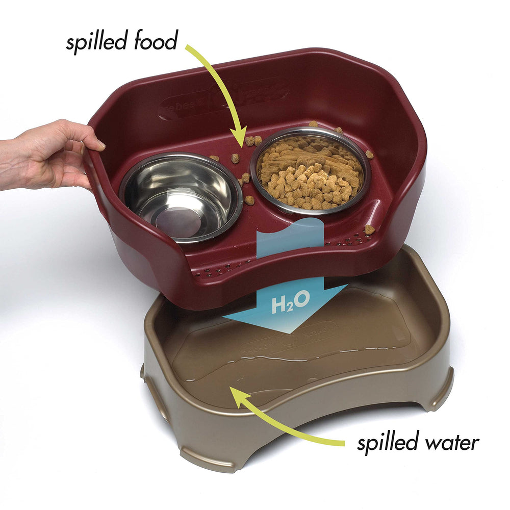 Neater Feeder Deluxe, sistema anti derrames mantiene la zona de comida limpia.