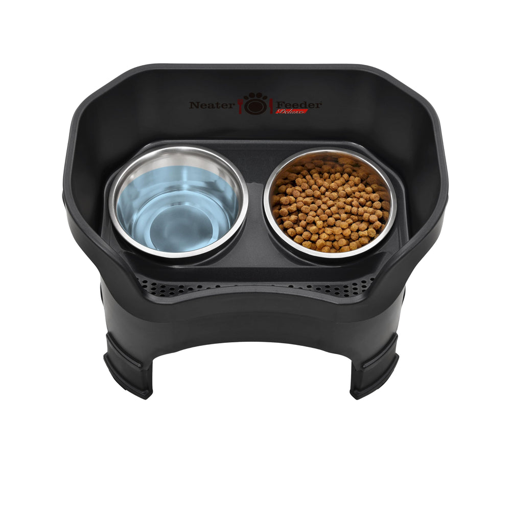 Producto patentado Neater Feeder para perros grandes.