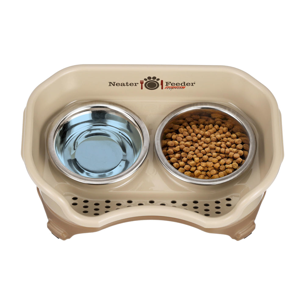 Neater Feeder Express bandeja de recogida para derrames mantiene el área ordenada.