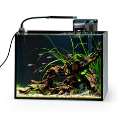 NICREW Nano Nature 2.5 galones, vista general en escritorio, ideal para espacios pequeños.