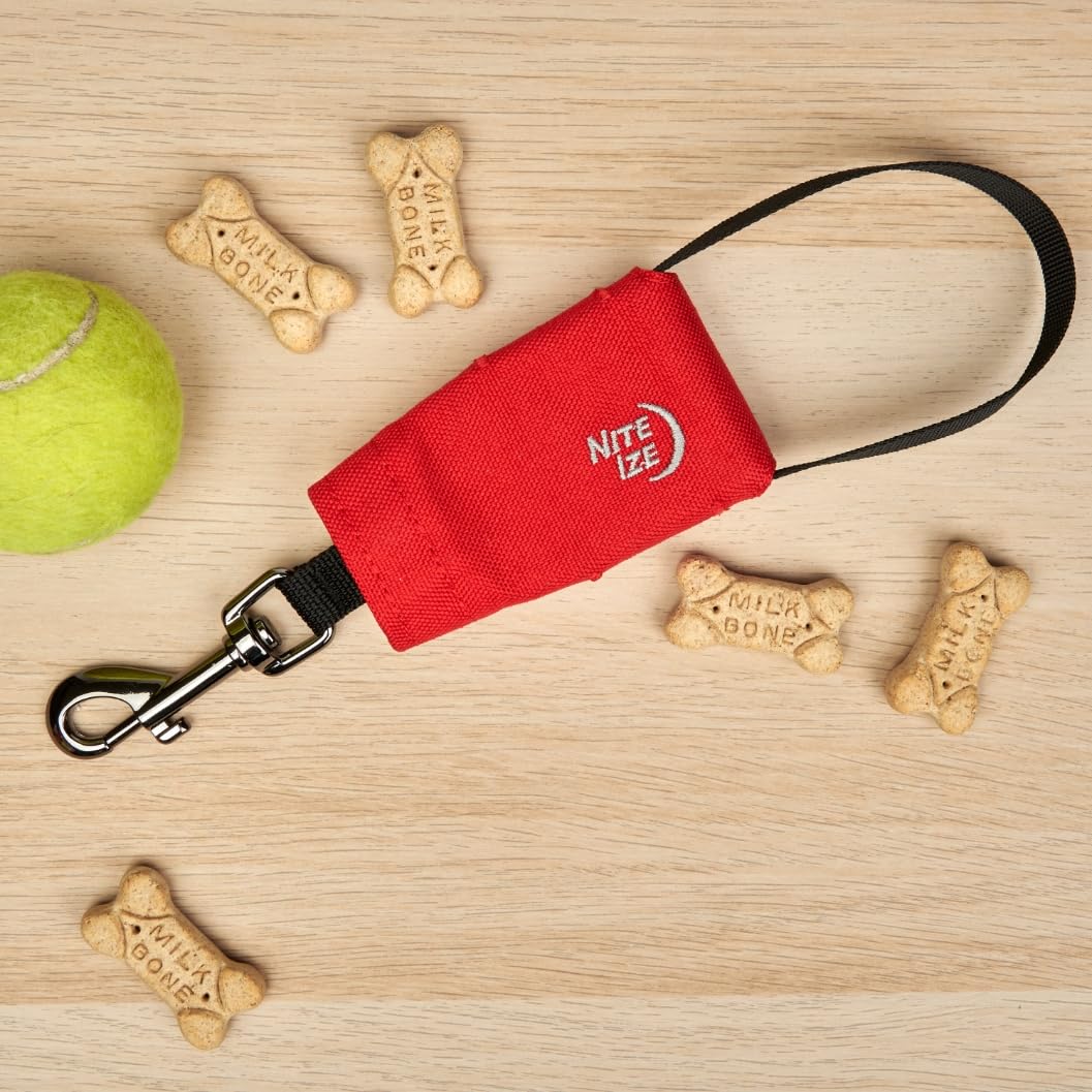 Nite Ize RadDog: hardware resistente con capacidad de 130 lb para seguridad.