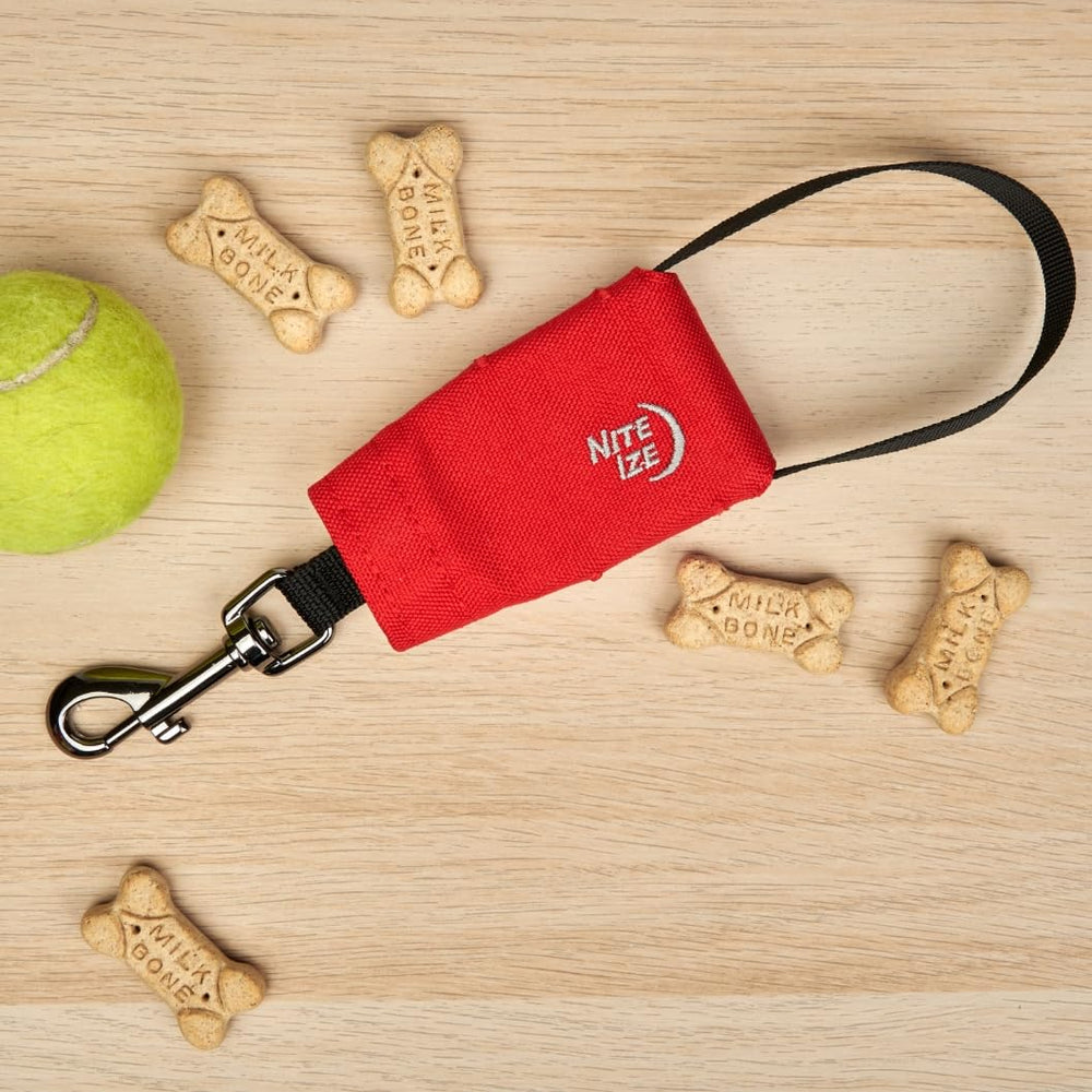 Nite Ize RadDog: hardware resistente con capacidad de 130 lb para seguridad.