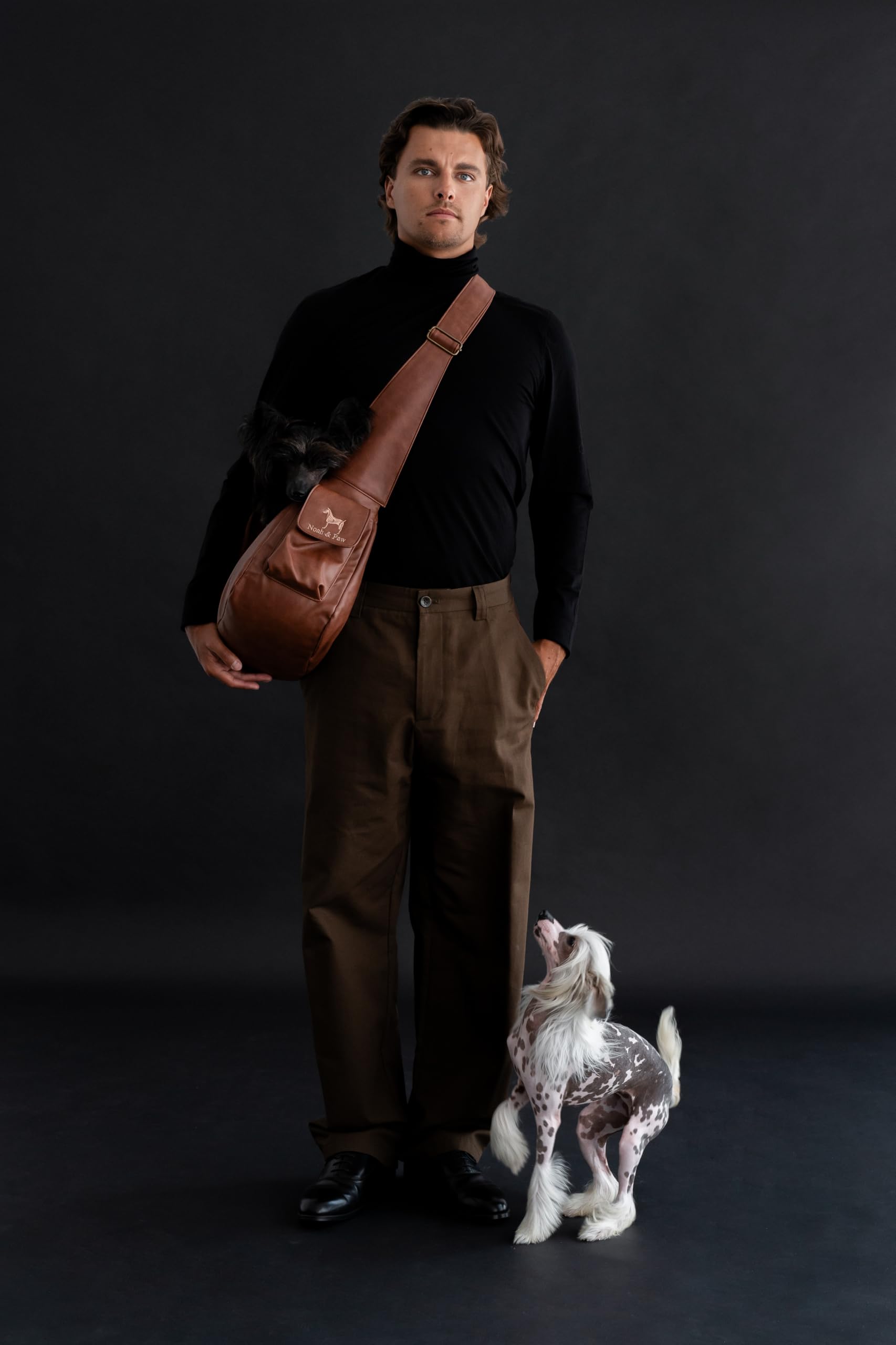 NOAH & PAW sling, correa de hombro ajustable para ajuste cómodo.