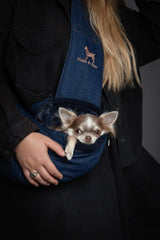 Forro denim vegano con peluche en Noah & Paw sling, sensación suave.