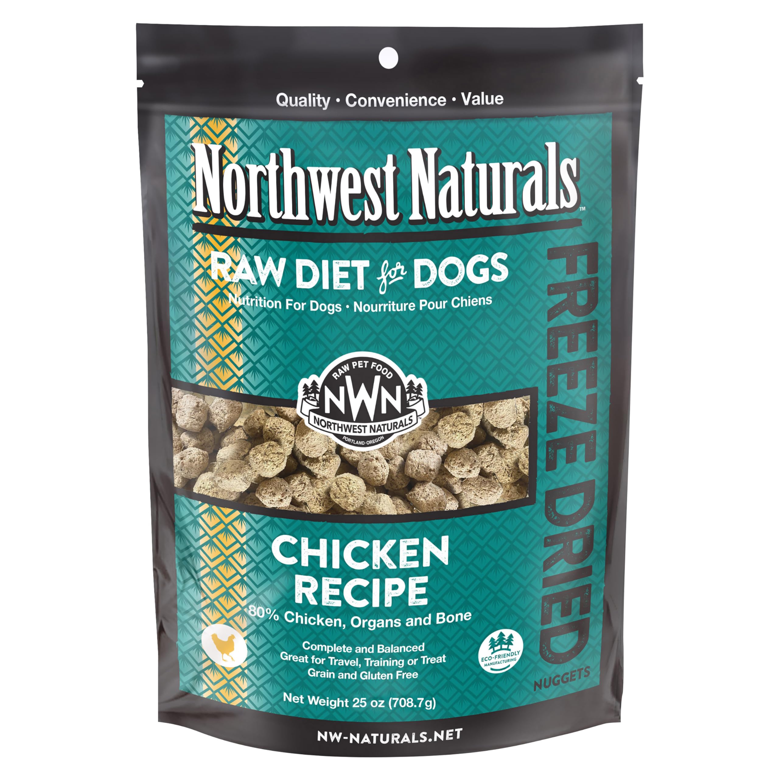 Northwest Naturals bocado pollo deshidratados en plato, snack natural para perros.