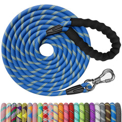 Correa para perro NTR de 30 pies reflectante para paseos nocturnos.