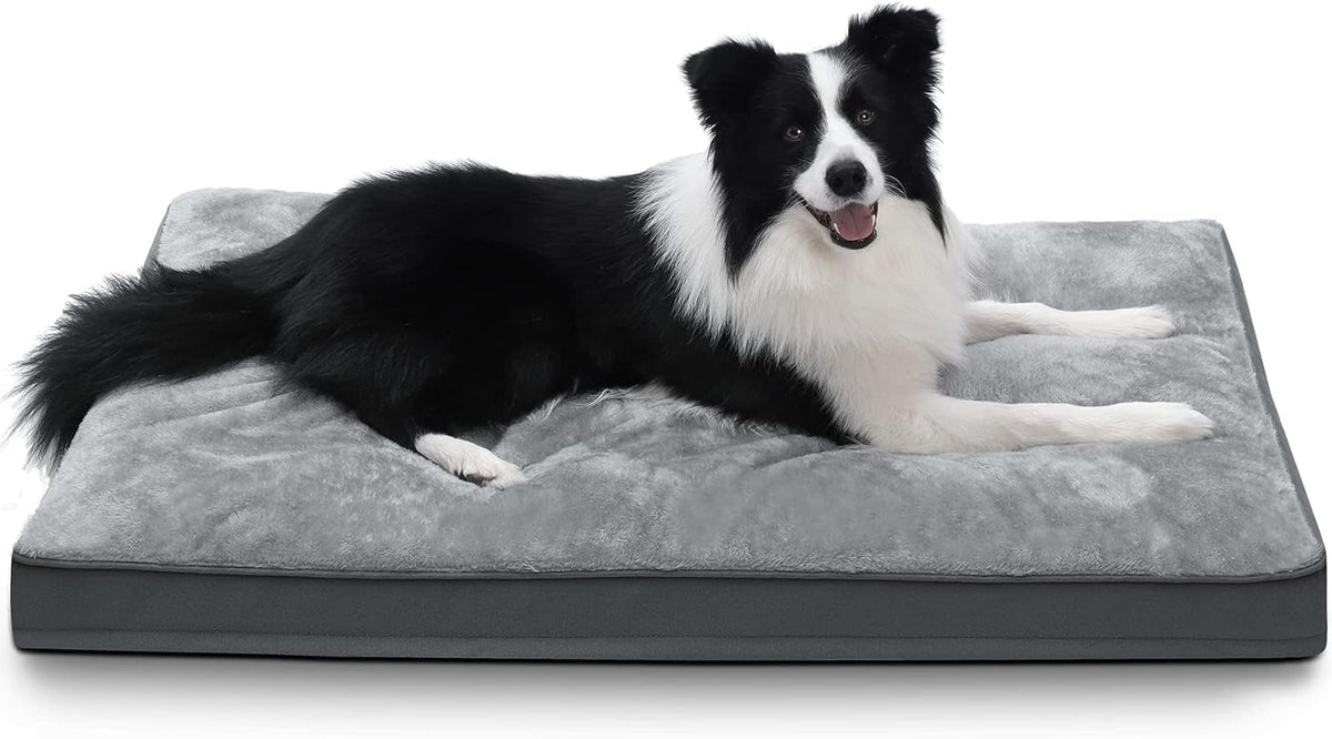 Cama NUPIDA para jaula impermeable en gris, suave y calmante para perros.