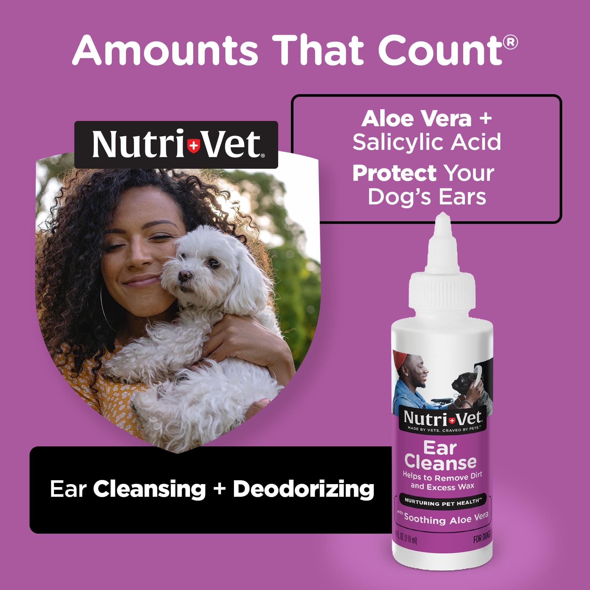 Primer plano de oreja de perro limpia con Nutri-Vet para oídos.