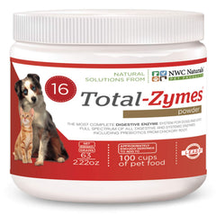 Polvo de Total-Zymes listo para mezclar con comida de mascotas.