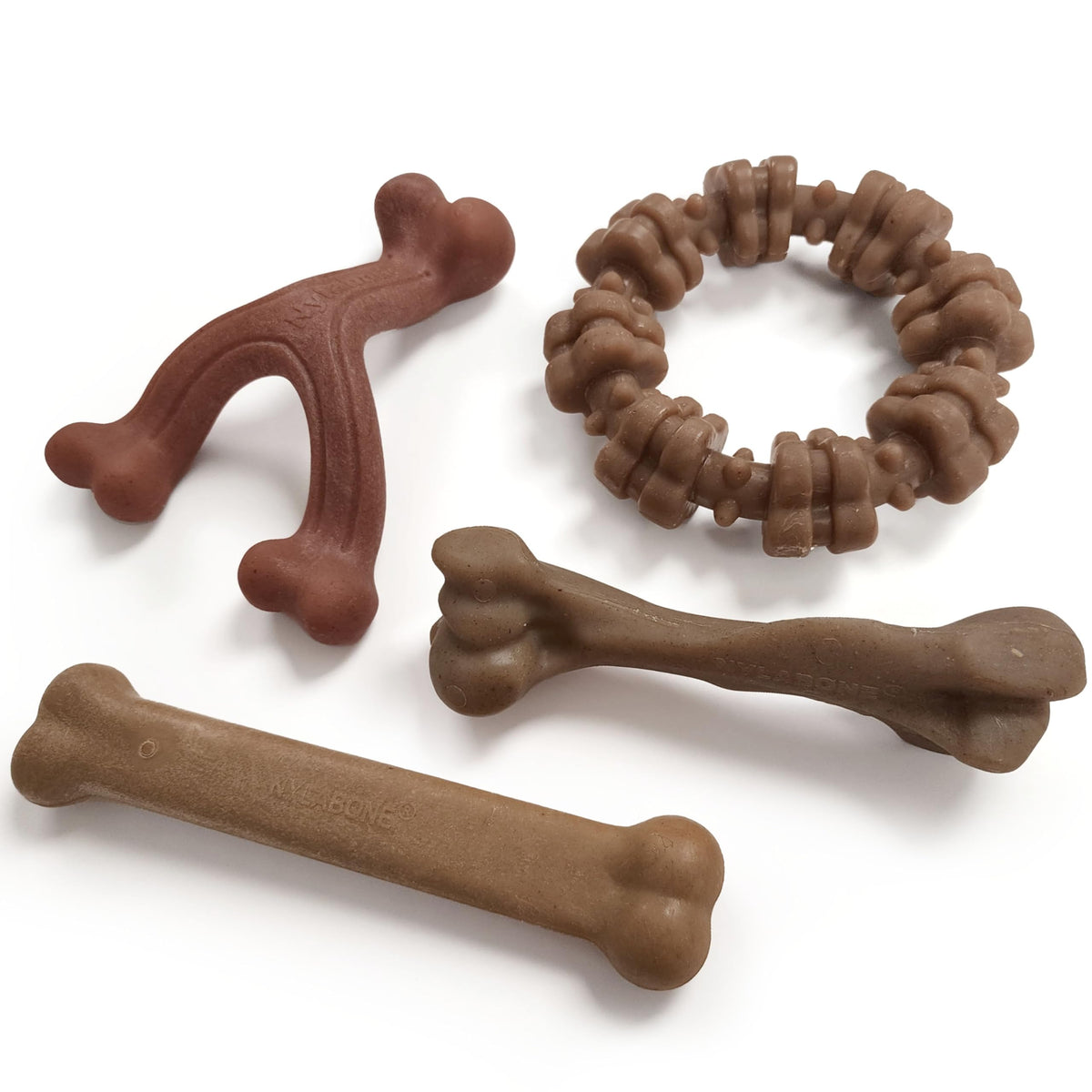 Nylabone Anillo Texturizado pollo, mejora la limpieza dental durante la masticación.