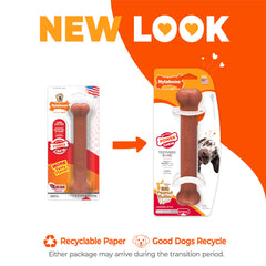 Nylabone Power Chew: hueso sabor tocino para estimular el juego.