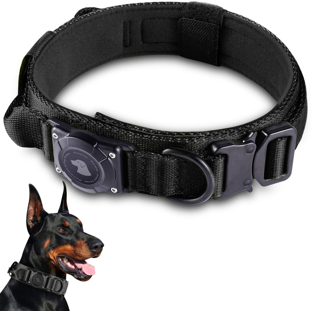 Odokele collar AirTag impermeable en acción para aventuras al aire libre.