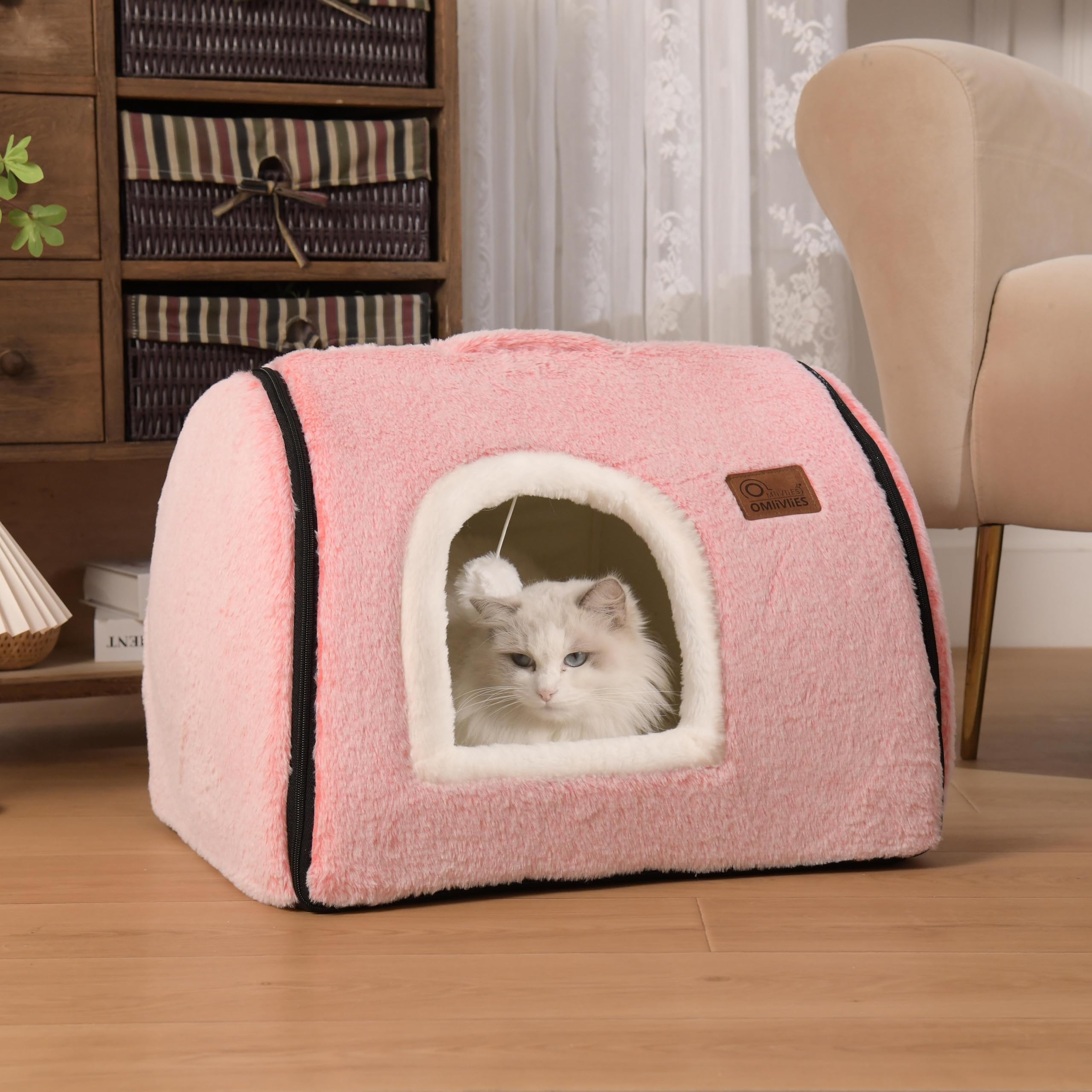 OMLIVLIES interior-cama-gato-amplio espacio para estirarse y sentirse seguro.