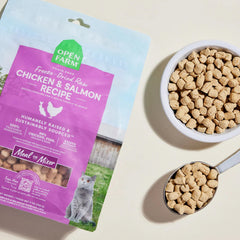 Open Farm Gato Ingredientes Pollo y Salmón: proteínas de alta calidad.