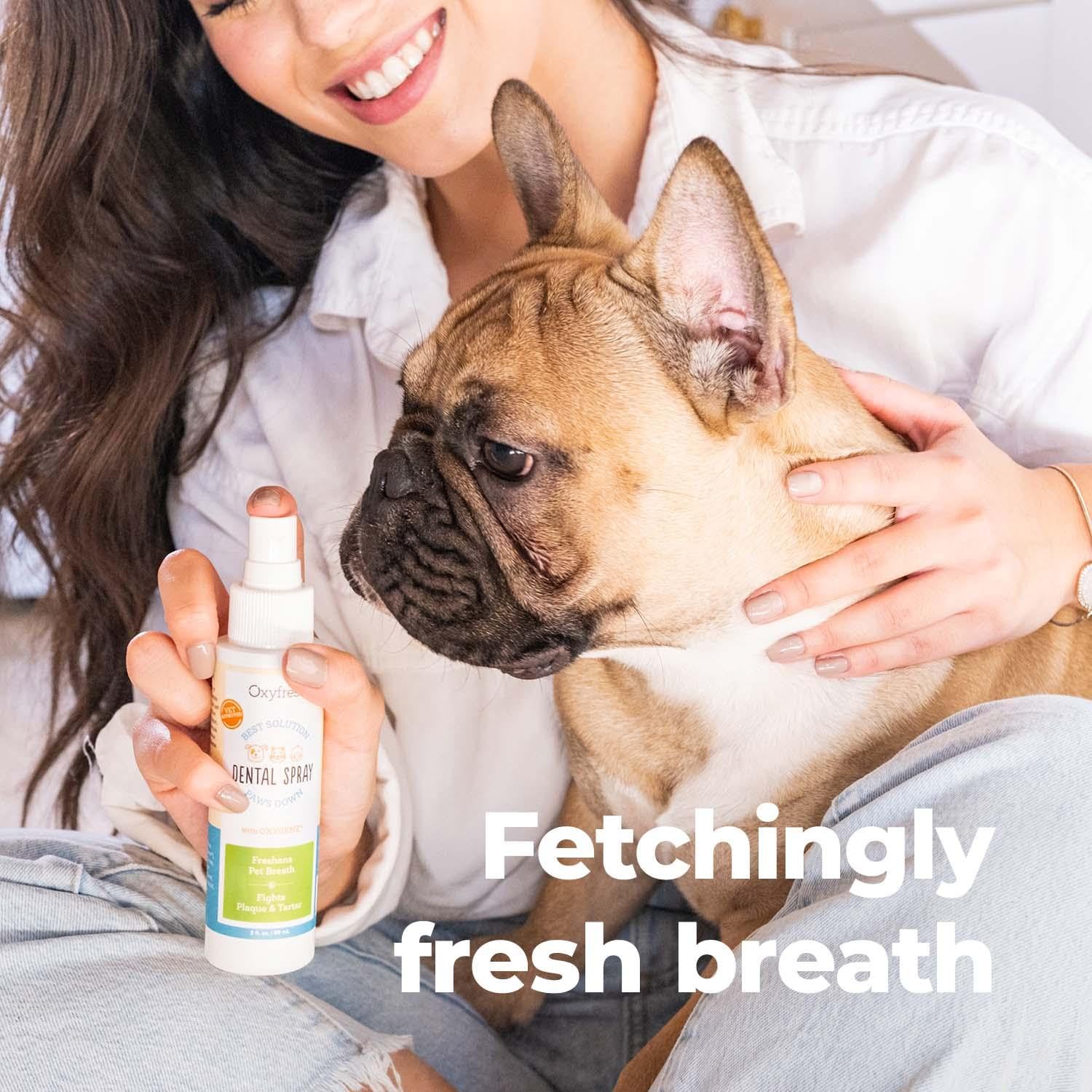 Spray diario fácil de usar en la boca de la mascota con Oxyfresh.