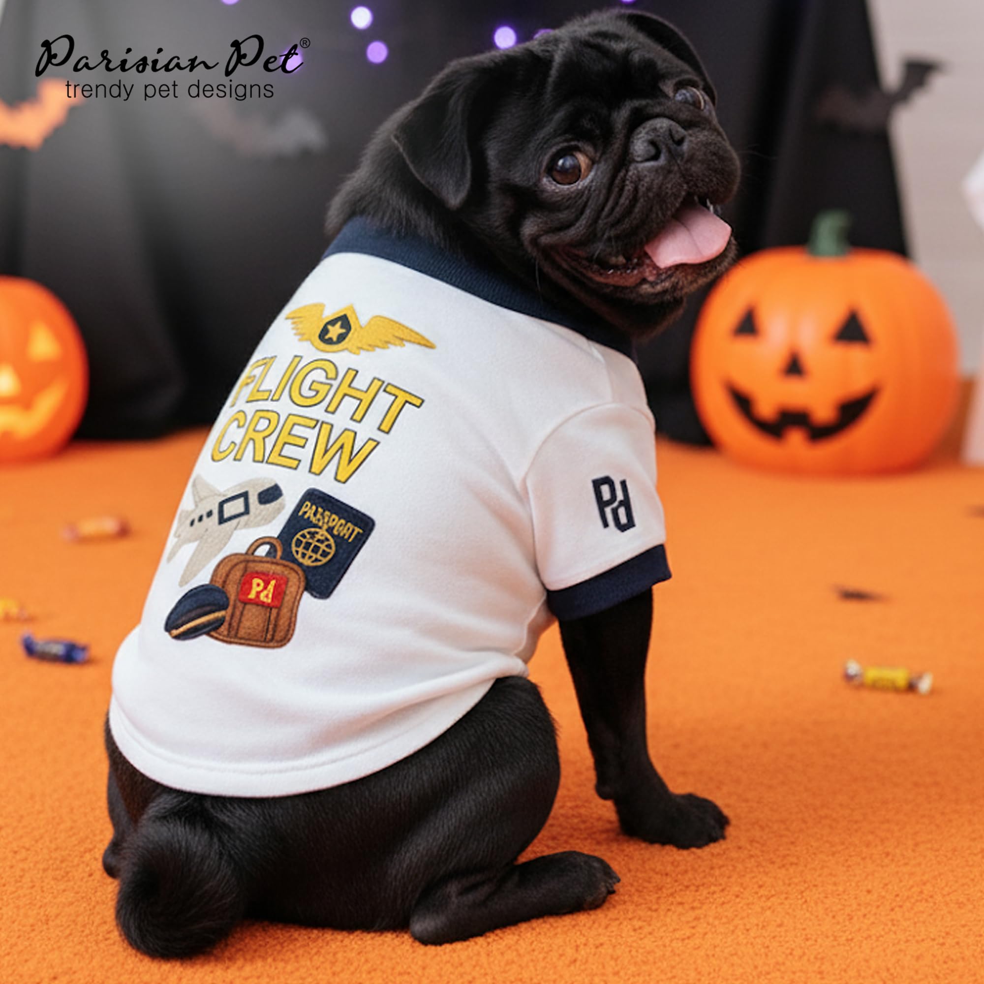 Parisian Pet Flight Crew Shirt blanco para perros grandes en actividades diarias.