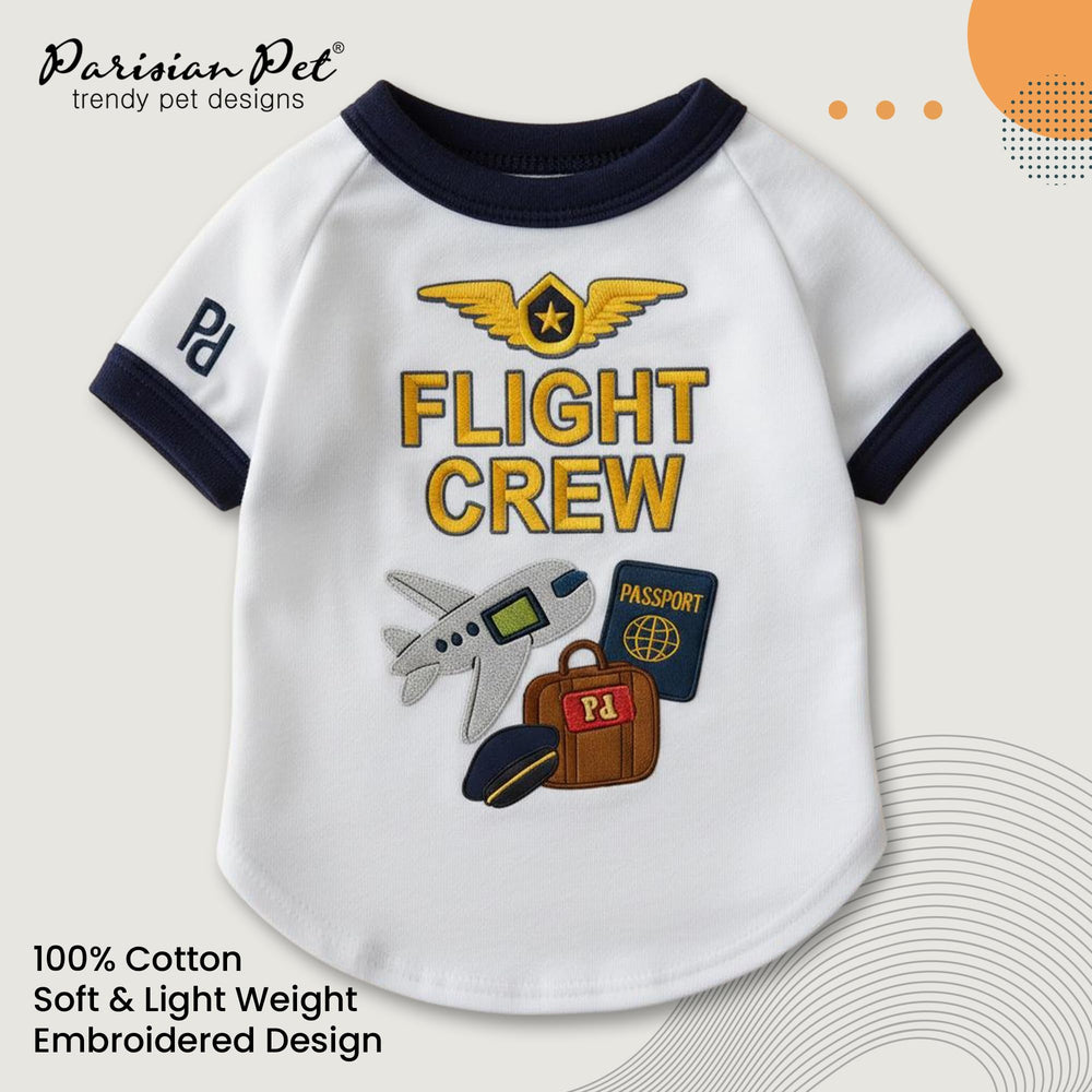 Parisian Pet Flight Crew Shirt en perro paseando ofrece comodidad y estilo.