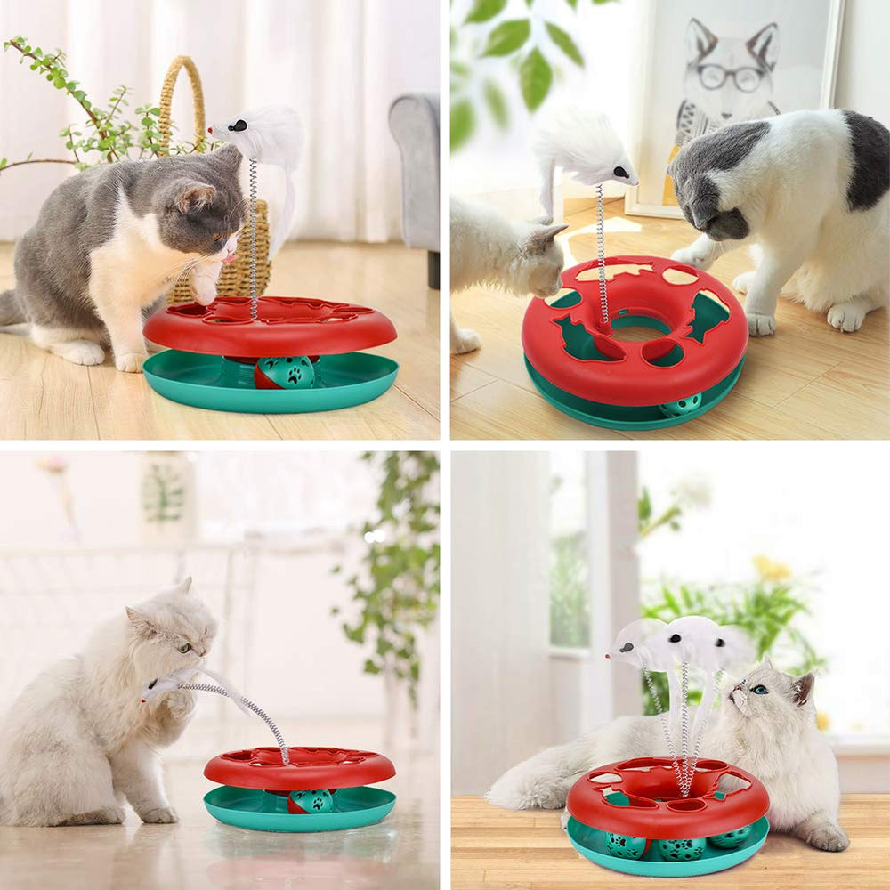 Pawzone dos gatos jugando juntos con la torre.