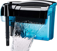 Filtro Cascade 300 de Penn-Plax filtración suspendido en acción para agua más clara en acuario.