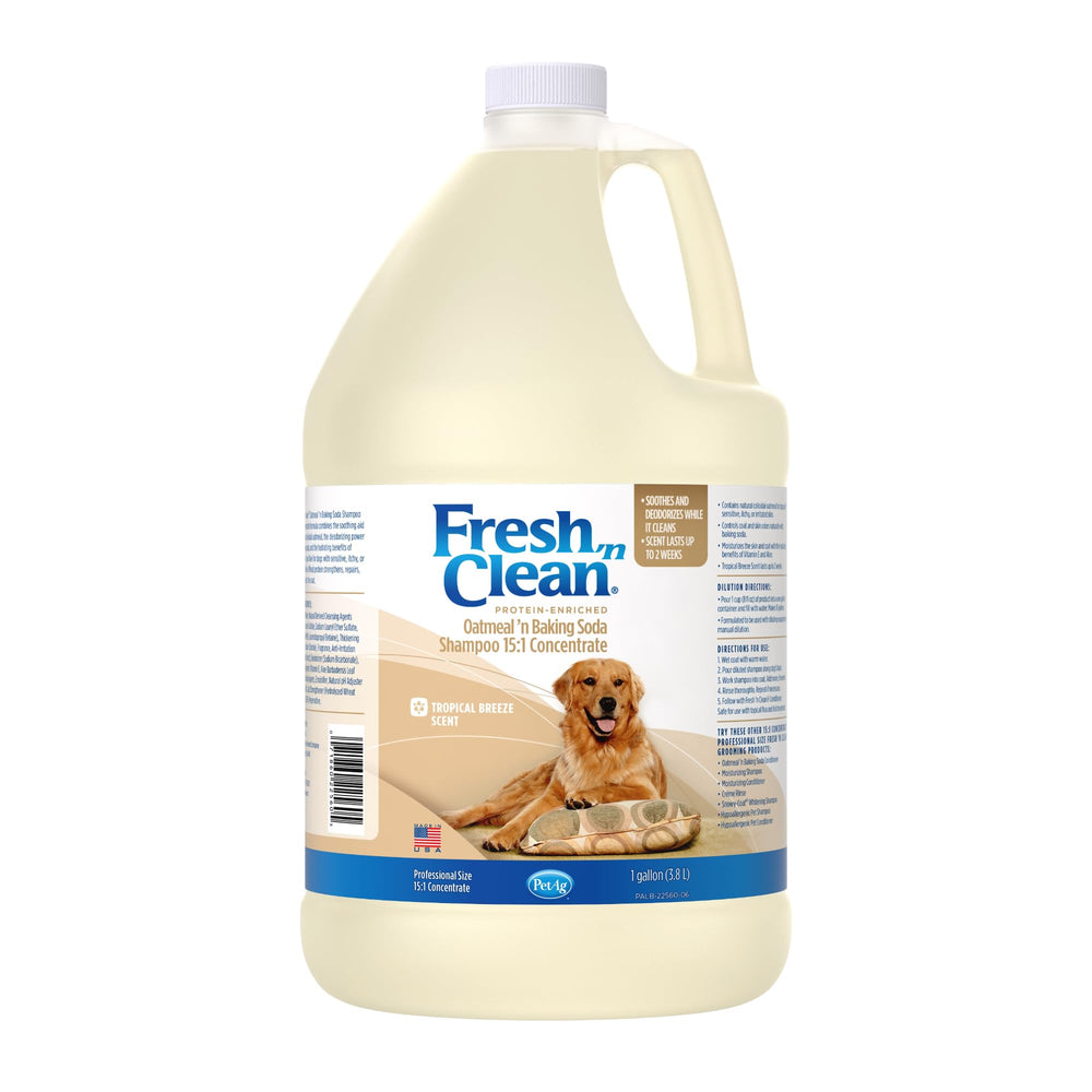 PetAg Fresh ’n Clean champú avena y bicarbonato en botella para limpieza suave.