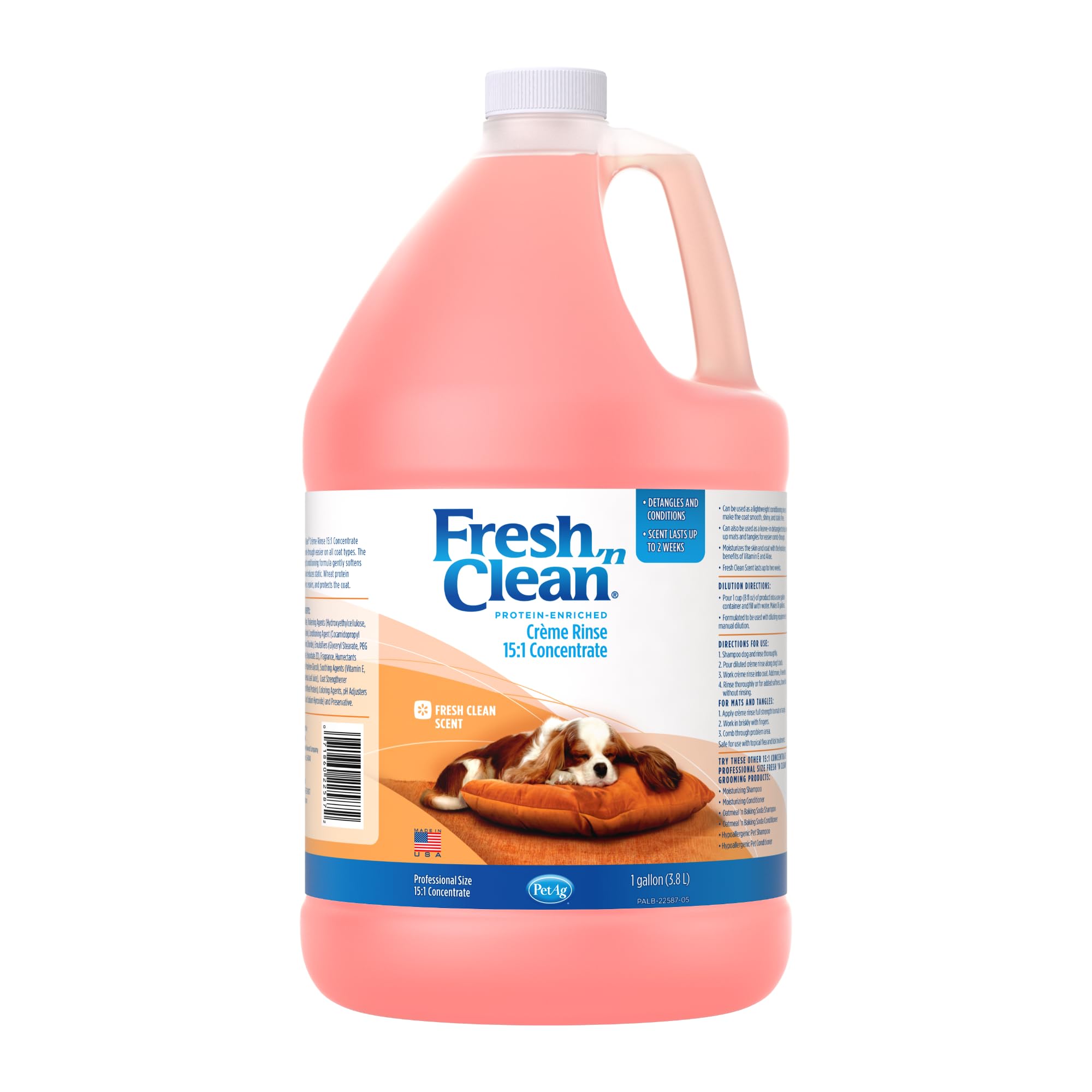 PetAg Fresh ’n Clean Creme Rinse en bote de 1 galón para un pelaje suave y manejable.